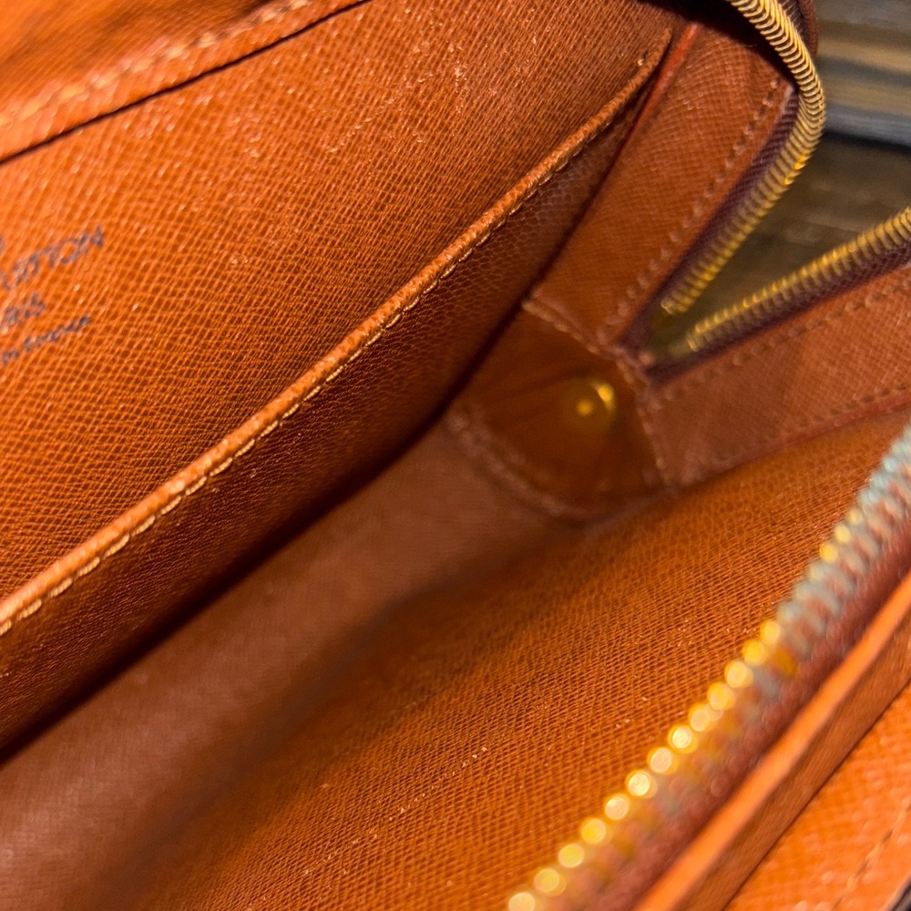 Louis Vuitton Brown Monogram Clutch Vintage from 1994 - Picture 10 of 17